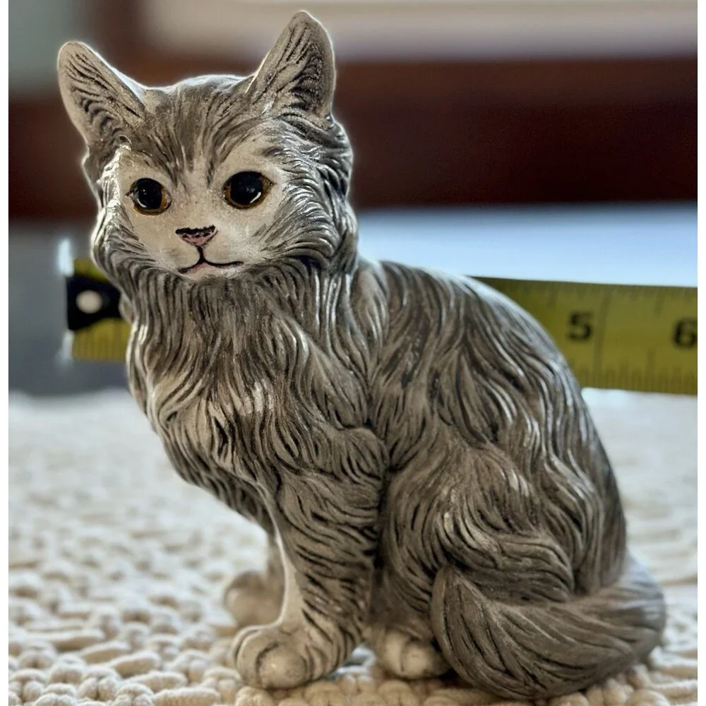 Vintage Grey Persian Cat Figurine Ceramic‎ Hand Made painted 5.5”